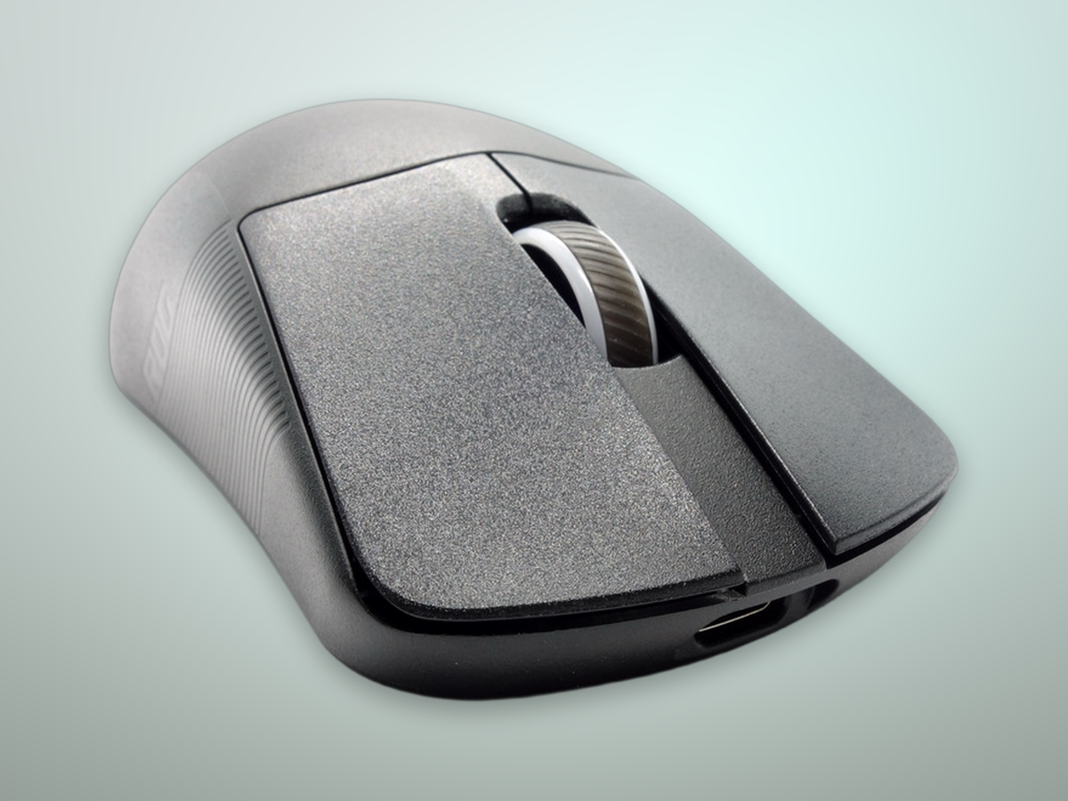 Vista dall'alto dell'ASUS ROG Harpe Ace Aim Lab Edition con tasti principali sagomati e rotella RGB