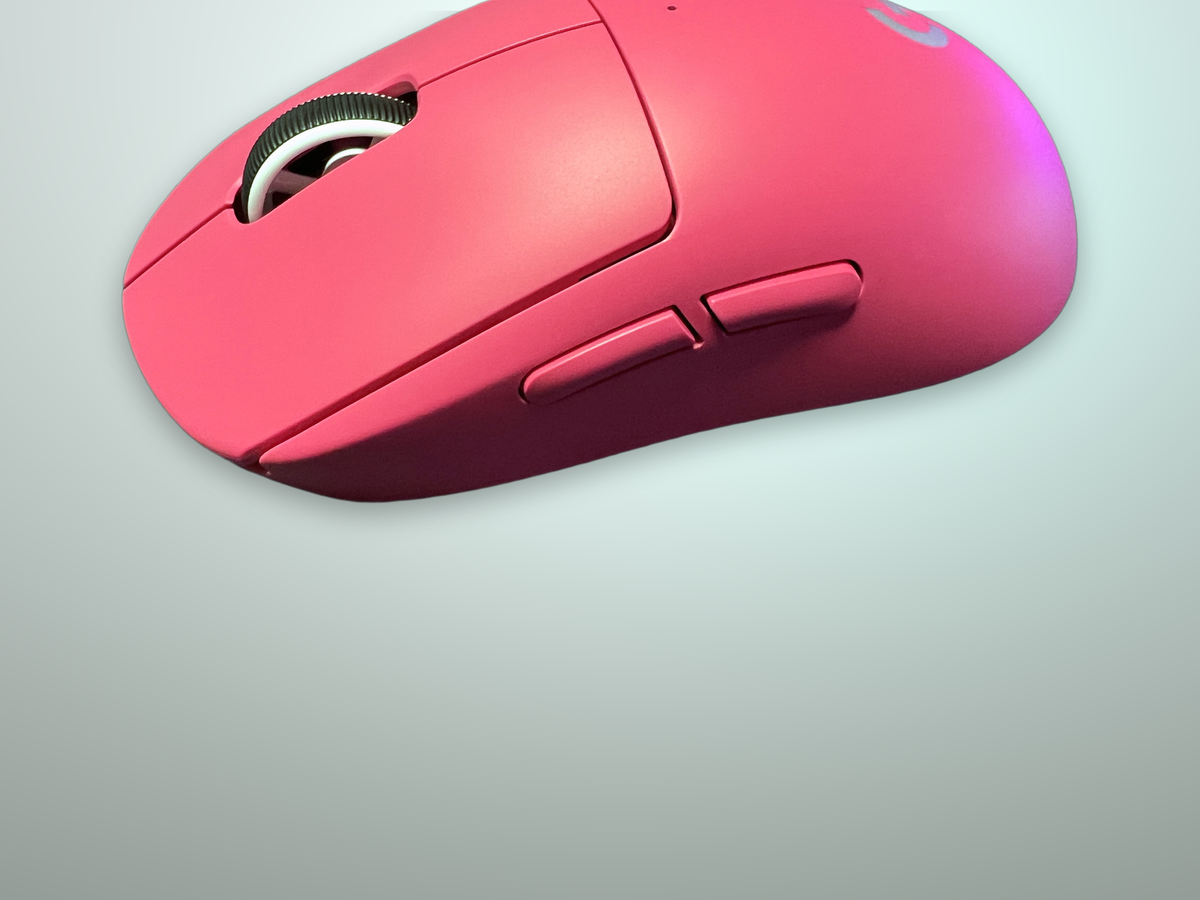 Logitech G Pro X Superlight 2 vista tre quarti dall'alto forma a uovo arrotondata