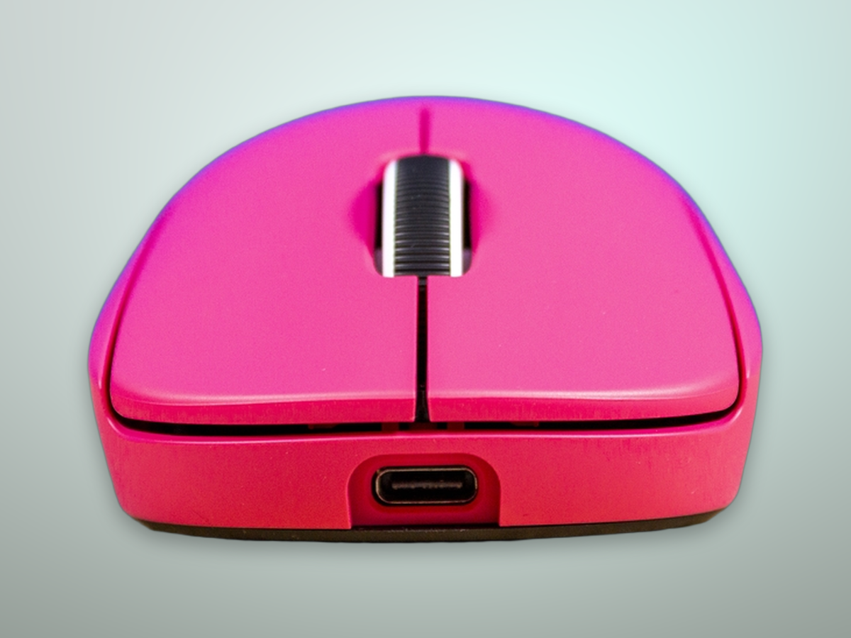 Logitech G Pro X Superlight 2 dettaglio porta di ricarica USB-C