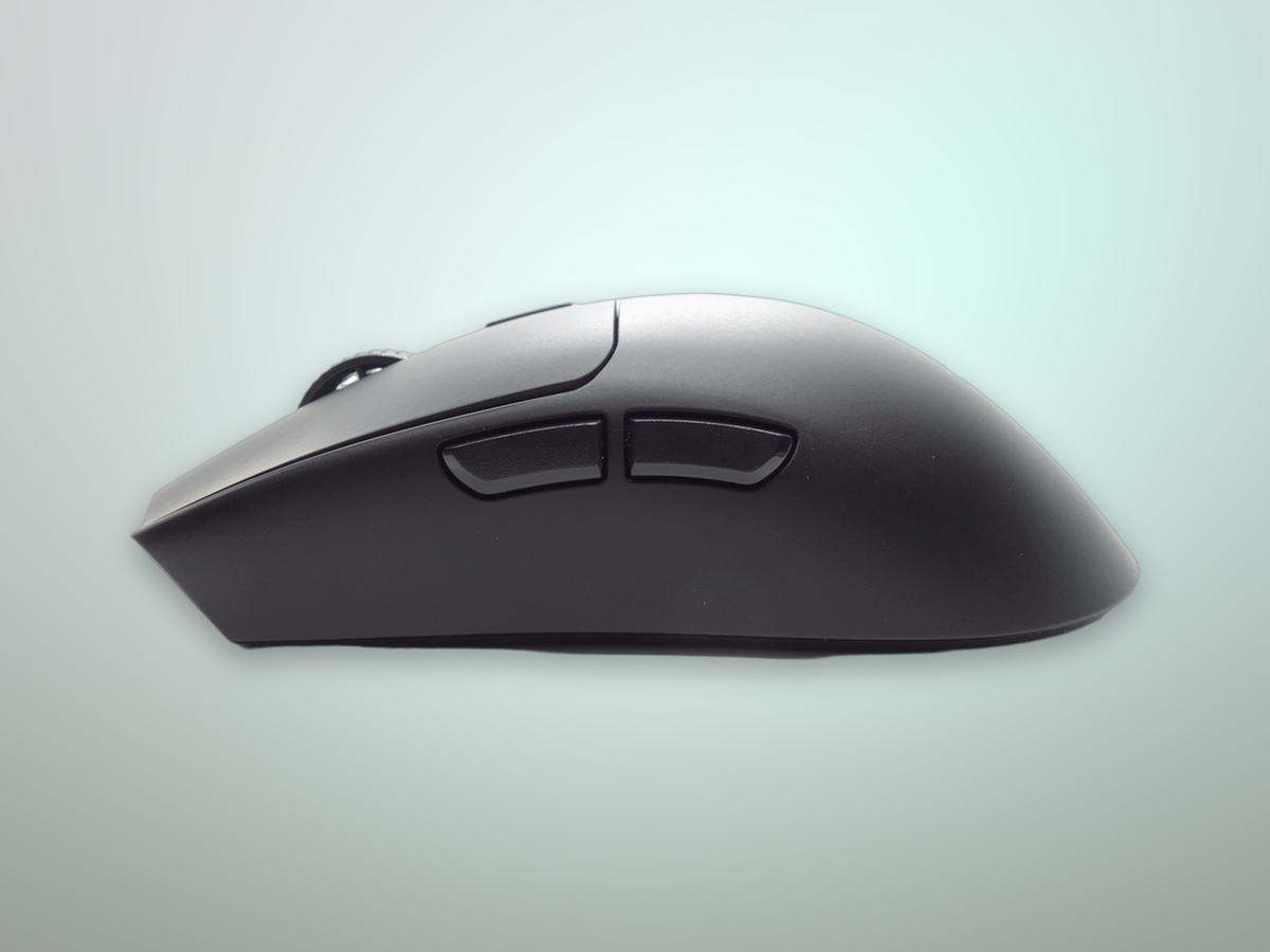 Razer Viper V3 HyperSpeed vista di profilo con posizione del sensore Focus Pro 30K avanzata