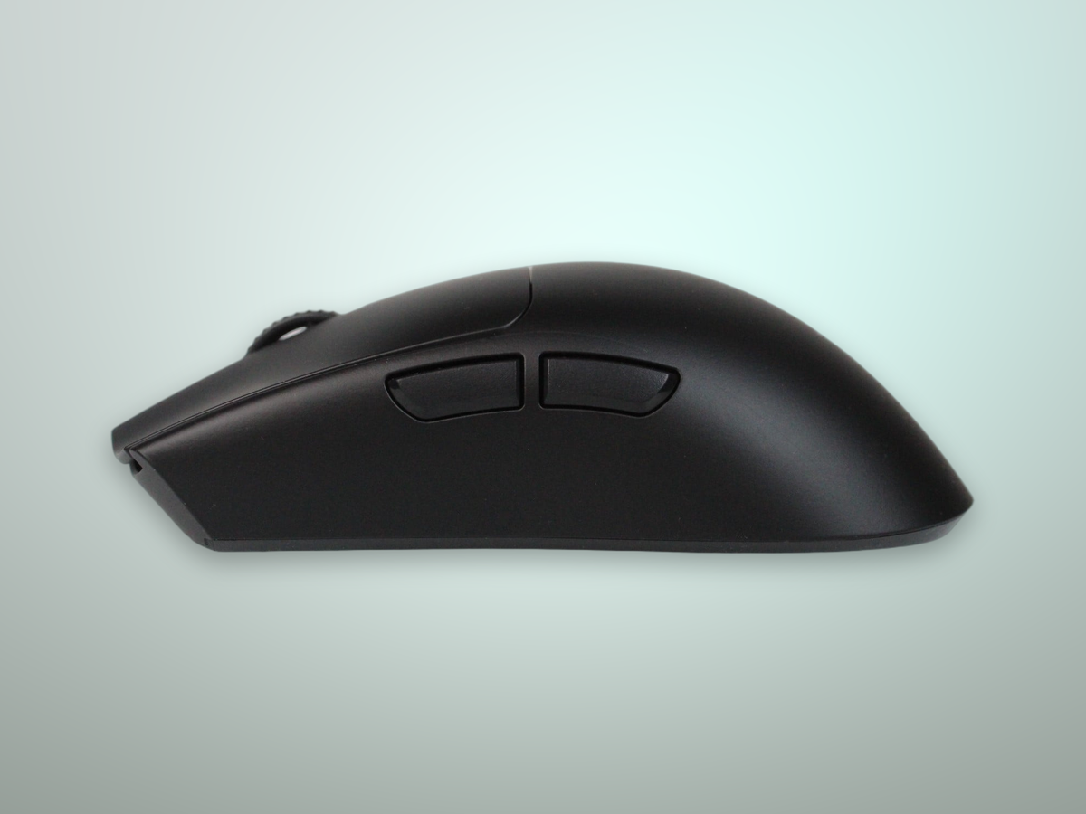 Profilo laterale del Razer Viper V3 Pro che mostra l'hump rialzato e la forma simmetrica
